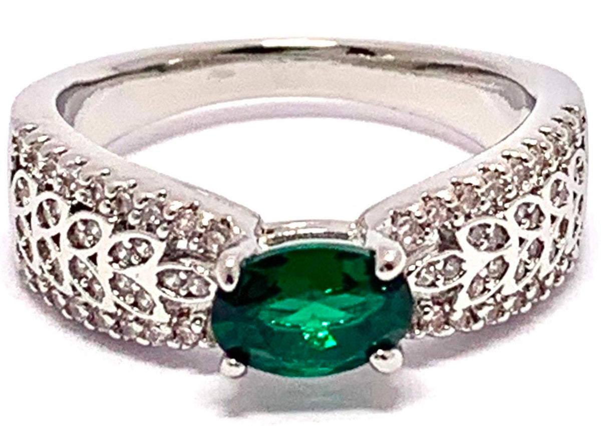 Anillo de aniversario de boda con superposición de oro blanco.