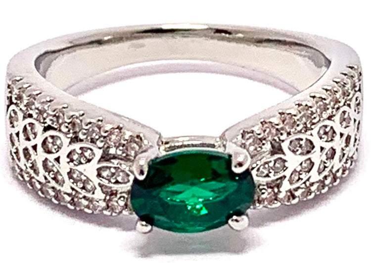 Anillo de aniversario de boda con superposición de oro blanco.